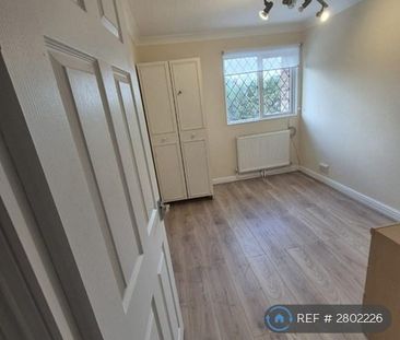 3 bedroom semi-detached house to rent - Photo 6