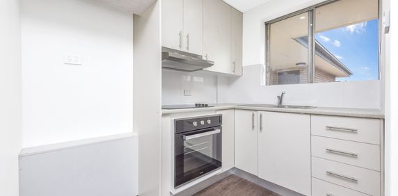 In the heart of Meadowbank - Photo 2