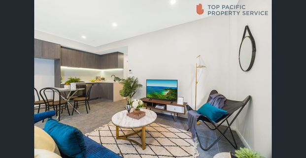 Two Bedroom Luxury Apartment! - Photo 1