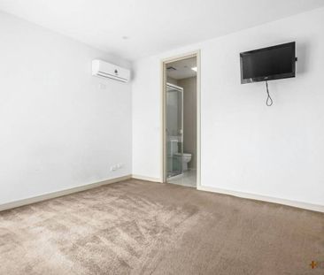 MODERN & SPACIOUS | LIGHT FILLED | WALK TO THE BEACH - Photo 1