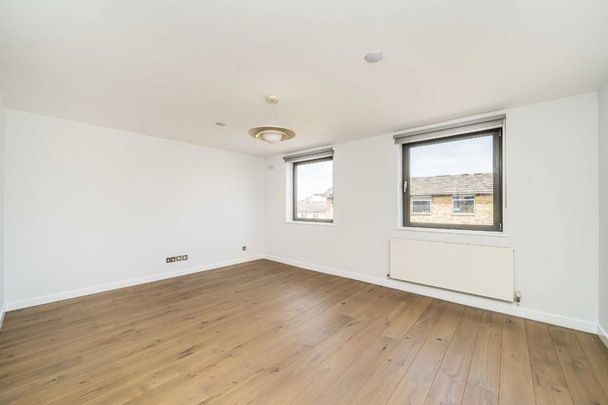 Meadowbank, NW3, London - Photo 1