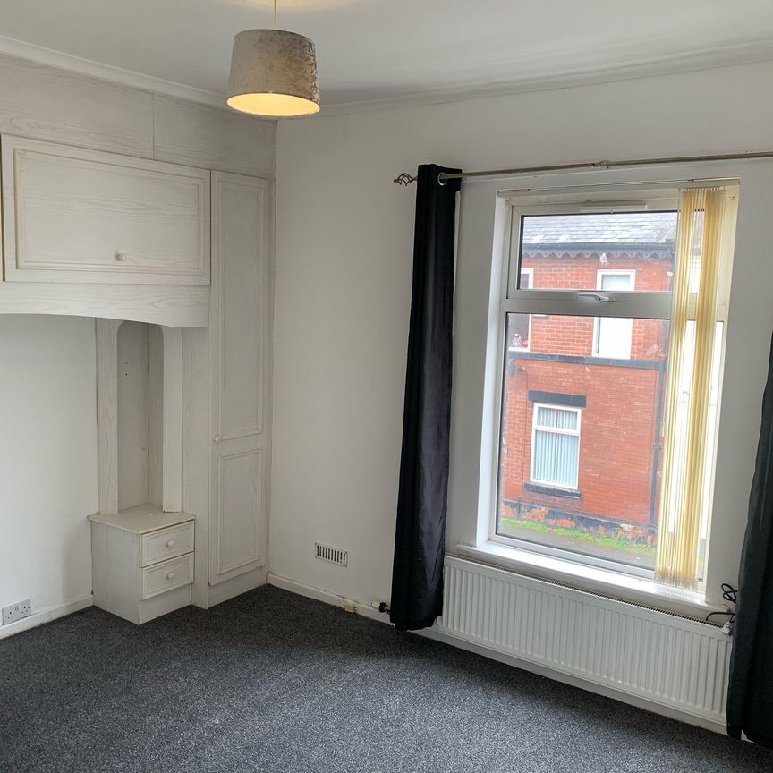 Victoria Street - Photo 1