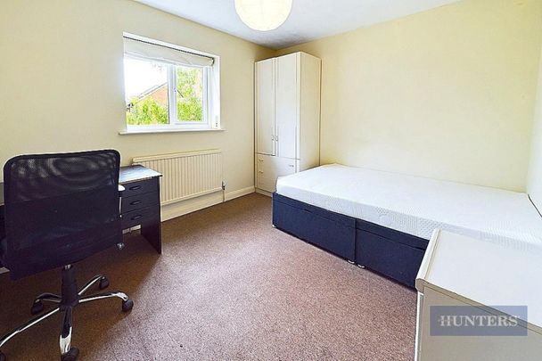 4 bedroom House To Let Total Size: 1238 SQ FT - Photo 1