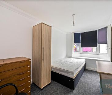 5 bedroom terraced house to rent - Photo 4