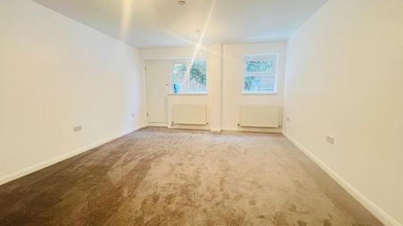 4 bedroom flat to rent - Photo 4