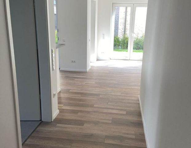 Helle 2-Zimmer-Wohnung (59,77 m²) mit Stellplatz und Einbauküche - Foto 1