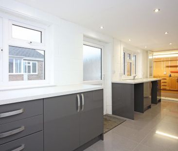 2 bedroom semi-detached bungalow to rent - Photo 1