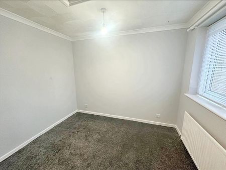 2 bedroom semi-detached house to rent - Photo 3