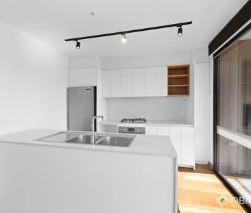 Light-Filled One Bedroom Apartment in Prime Location - Photo 5