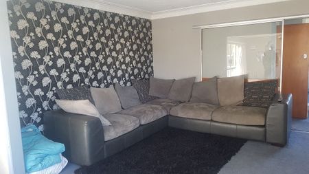 Sunny warm home - Photo 3