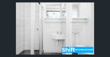 Shifting to St Kilda? Get in before Christmas - Photo 2