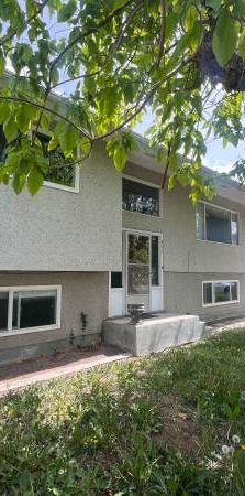 PRIME Location 2 Bedroom House w/Huge Yard (Kamloops) - Photo 1