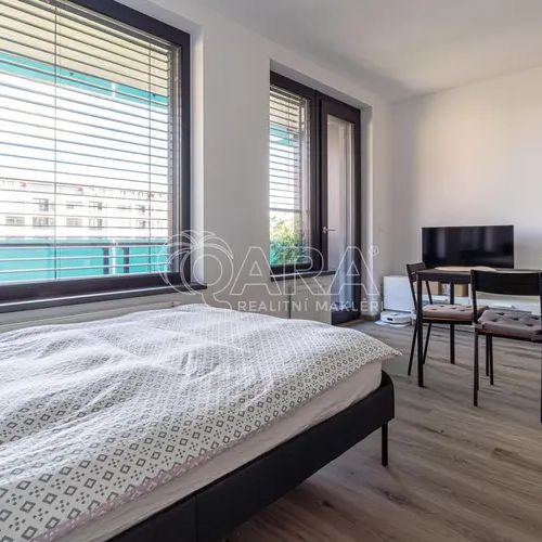 Pronájem bytu 1+kk s prostorným balkonem v novostavbě projektu Byty na Vackově. - Photo 1