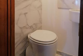 Partilho apartamento com jovem profissional ou estudante