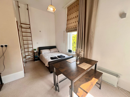 Tredennyke House, Worcester, WR1 - Photo 1