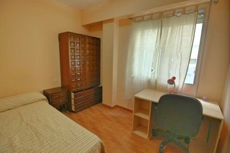 Carrer de Polo y Peyrolón, Valencia, Valencian Community 46021 - Photo 4