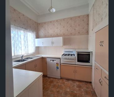 9 Garget Street, East Toowoomba, Qld 4350 - Photo 2