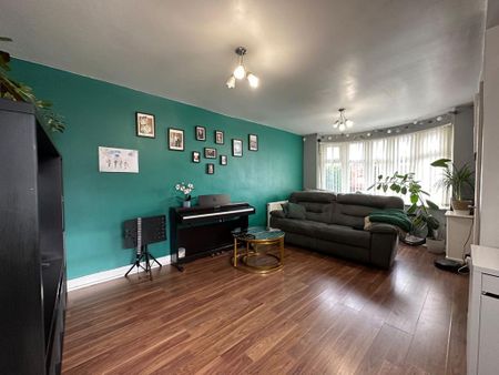 3 bedroom semi-detached house to rent - Photo 3