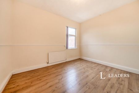 4 bedroom terraced house to rent - Photo 5