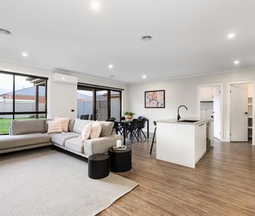 Modern Family Home in Sought-After Alfredton - Photo 2