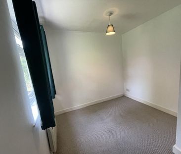 2 bedroom ground floor flat to rent - Photo 4
