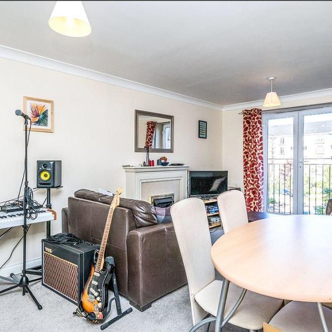 2 bedroom flat to rent - Photo 1