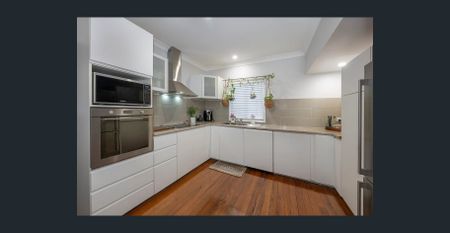 Air Conditioned 3 Bedroom Highset Home Plus Study. Big Deck And Fenced Yard - Photo 5