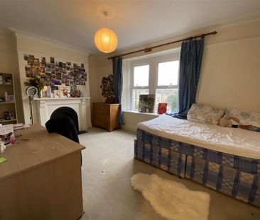 6 bedroom terraced house to rent - Photo 3