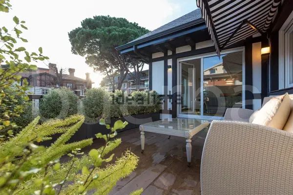 Alquiler de dúplex en Las Arenas Centro - Photo 1