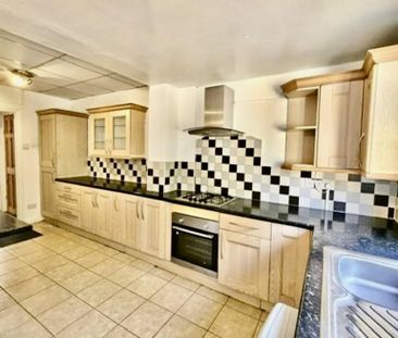 3 bedroom terraced house to rent - Photo 6