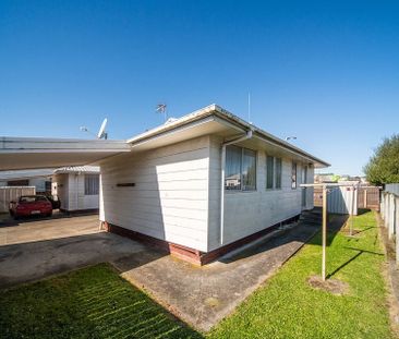 Charming 2BR Townhouse in Palmerston North - Photo 1