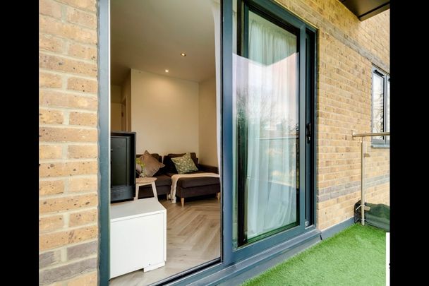 1 Bed Flat, Barham Road, CR2 - Photo 1