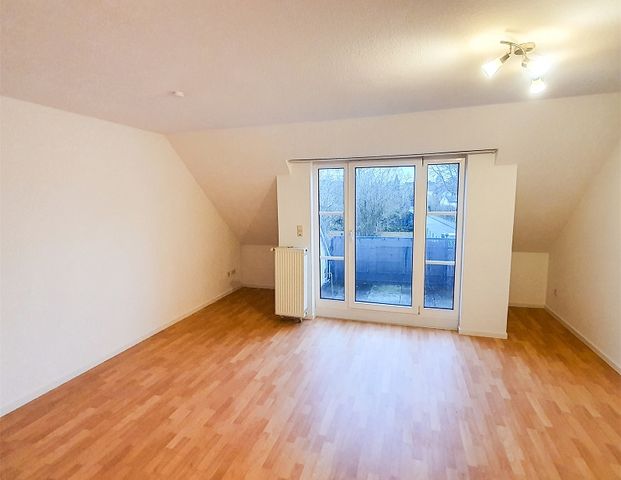 Praktische Wohnung mit Loggia, Einbauküche und Garage in Nienburg zu vermieten - Foto 1
