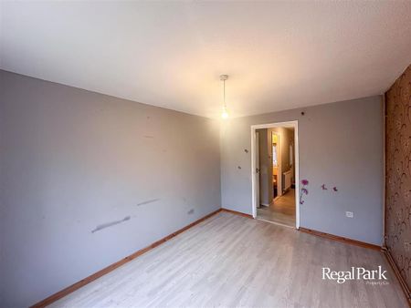 3 bedroom end of terrace house to rent - Photo 3