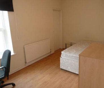3 bedroom terraced house to rent - Photo 4