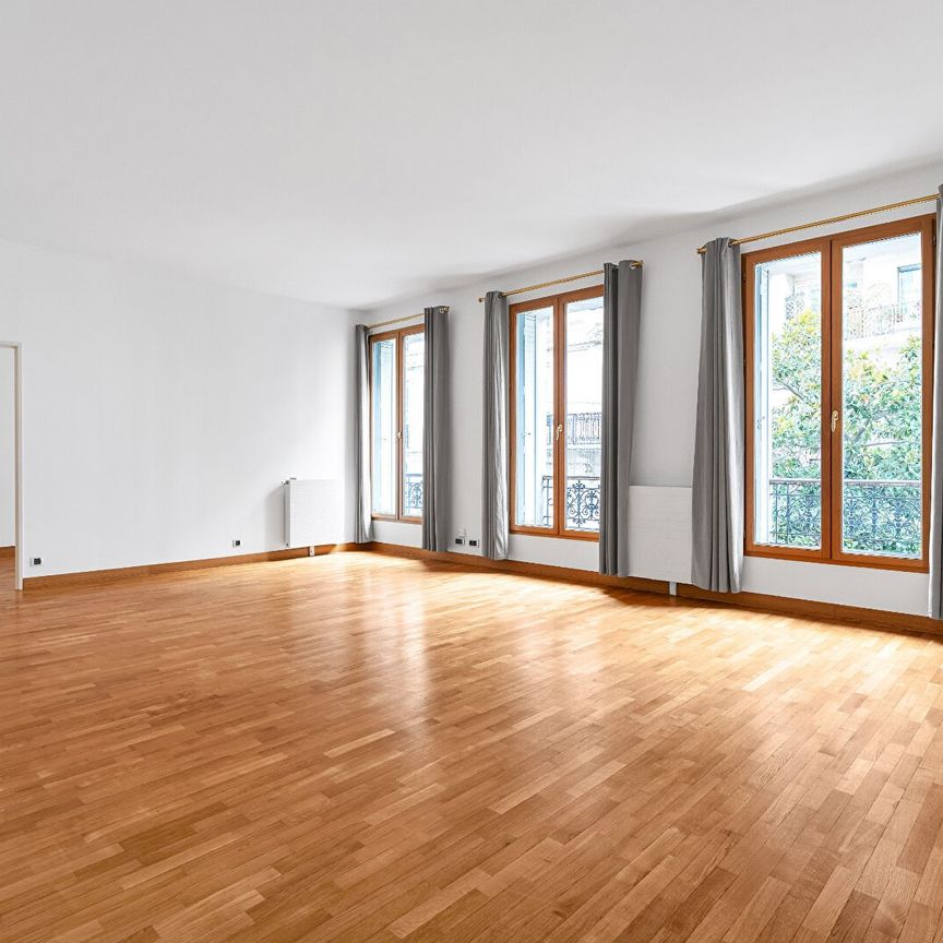 Appartement • Auteuil Nord - Photo 1