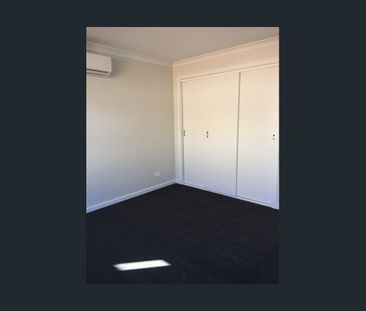 2 Bedroom Townhouse in the heart of Hadfield - Photo 4