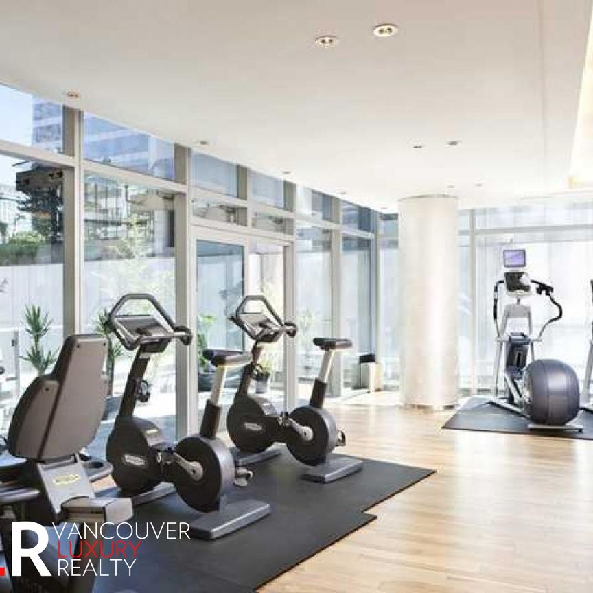 Condo in Downtown Vancouver, BC - Photo 1