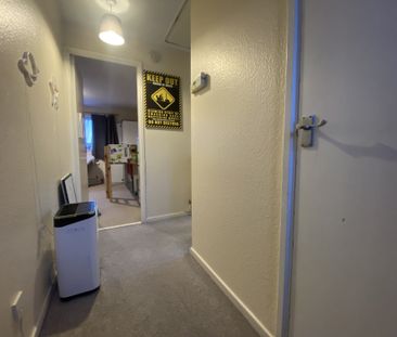 Claymore, Hemel Hempstead - Photo 2