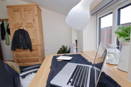 5 bedroom apartment to rent - Photo 3