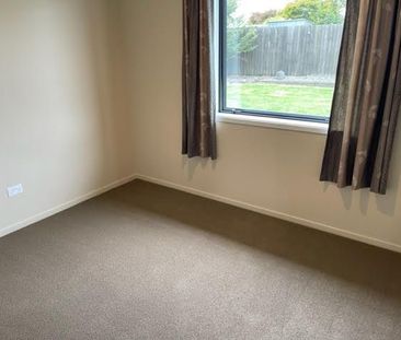 Modern Townhouse with Large Backyard! - Photo 2