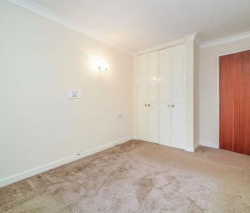 1 bedroom retirement property to rent - Photo 3