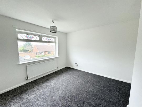 3 bedroom end of terrace house to rent - Photo 1