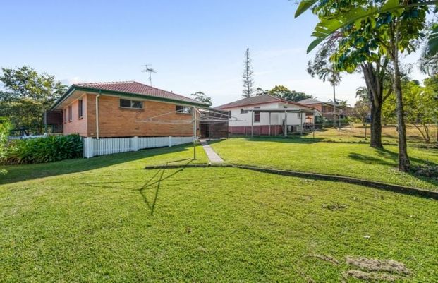 Charming Brick Home on Large Block - Photo 1