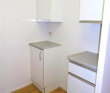 1 bedroom retirement property to rent - Photo 4