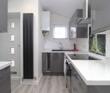 2 bedroom terraced house to rent - Photo 6