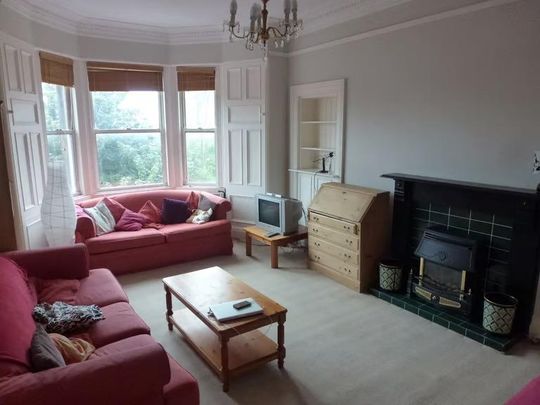 4 bedroom flat to rent - Photo 1