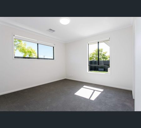 33 The Avenue, Roseworthy, SA 5371 - Photo 4