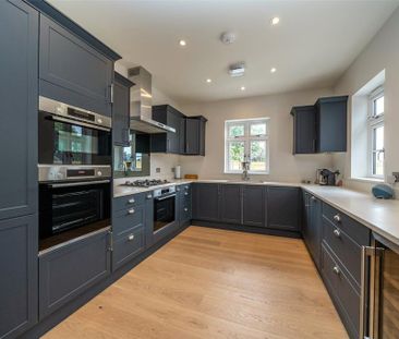 4 bedroom bungalow to rent - Photo 4