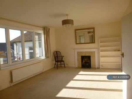 2 bedroom flat to rent - Photo 2